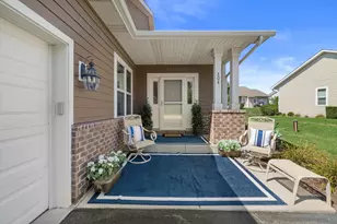 204 Oak Hill Cir, Racine, WI 53105 - Photo 4