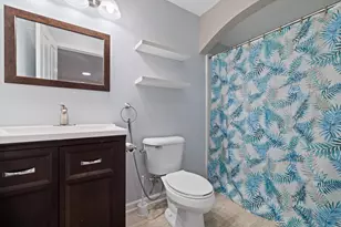 204 Oak Hill Cir, Racine, WI 53105 - Photo 14