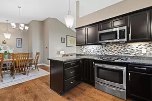 204 Oak Hill Cir, Racine, WI 53105 - Photo 20