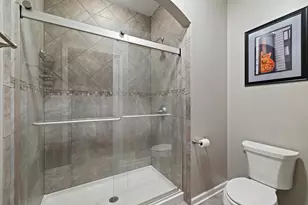 204 Oak Hill Cir, Racine, WI 53105 - Photo 10
