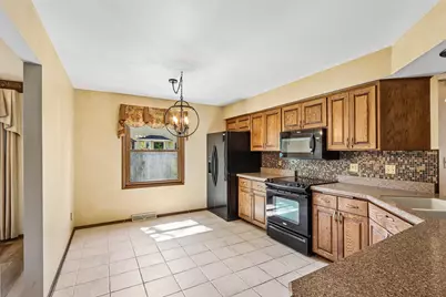 W167N10425  Bridle Path, Germantown, WI 53022 - Photo 22
