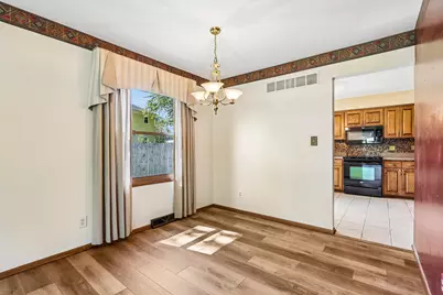 W167N10425  Bridle Path, Germantown, WI 53022 - Photo 10