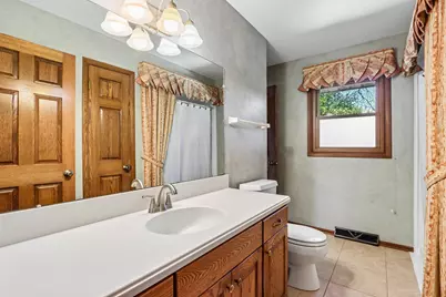 W167N10425  Bridle Path, Germantown, WI 53022 - Photo 24