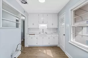 2101 W Fairmount Ave, Milwaukee, WI 53209 - Photo 8