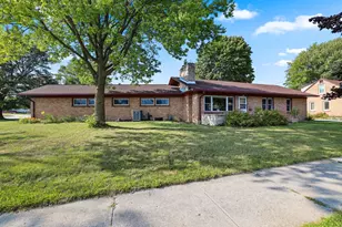 1310 Fairmont Ln, Manitowoc, WI 54220 - Photo 52