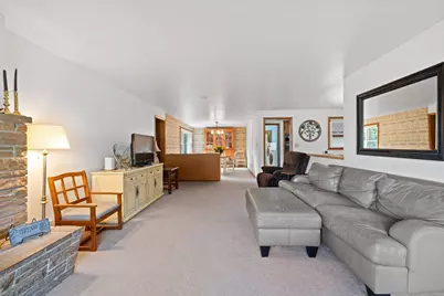 1310  Fairmont Ln, Manitowoc, WI 54220 - Photo 4