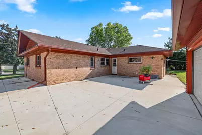 1310  Fairmont Ln, Manitowoc, WI 54220 - Photo 54