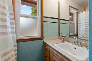 1310 Fairmont Ln, Manitowoc, WI 54220 - Photo 30