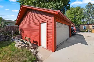 1310 Fairmont Ln, Manitowoc, WI 54220 - Photo 58