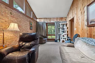 1310 Fairmont Ln, Manitowoc, WI 54220 - Photo 6
