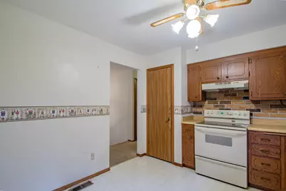 1068  Kiewert St, Watertown, WI 53098 - Photo 14