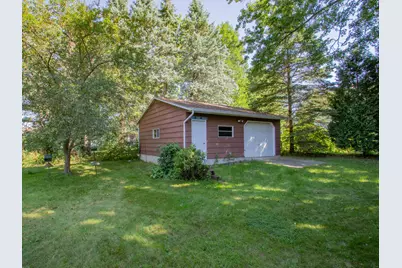 1068  Kiewert St, Watertown, WI 53098 - Photo 6