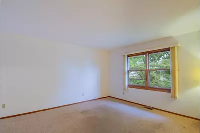 1068  Kiewert St, Watertown, WI 53098 - Photo 10