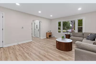 1100  97th St, Pleasant Prairie, WI 53158 - Photo 2