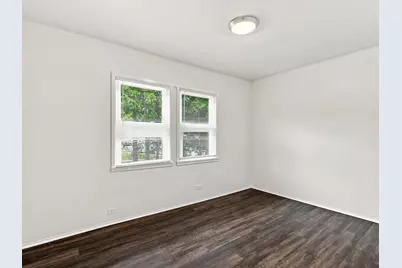 904  Raton Ct, Manitowoc, WI 54220 - Photo 8