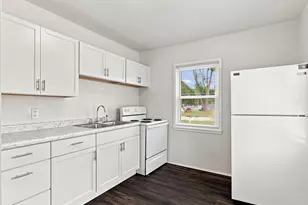 904 Raton Ct, Manitowoc, WI 54220 - Photo 4