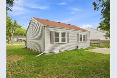 904  Raton Ct, Manitowoc, WI 54220 - Photo 16