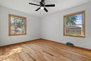 3223 W Birchwood Ave, Milwaukee, WI 53221 - Photo 20