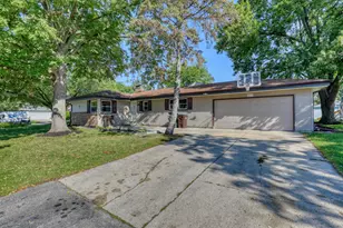 5406 N Shasta Dr, Glendale, WI 53209 - Photo 4
