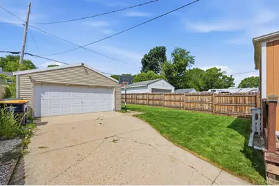1357 S 90th St, West Allis, WI 53214 - Photo 20