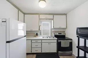 1357 S 90th St, West Allis, WI 53214 - Photo 6