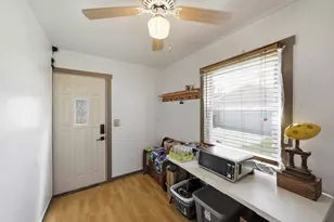 1357 S 90th St, West Allis, WI 53214 - Photo 16