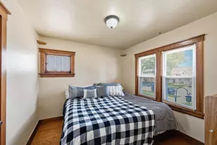 1357 S 90th St, West Allis, WI 53214 - Photo 8