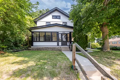 6804  Maple Ter, Wauwatosa, WI 53213 - Photo 2