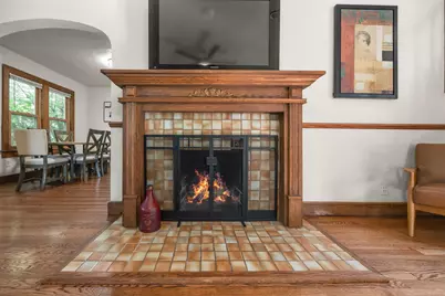 6804  Maple Ter, Wauwatosa, WI 53213 - Photo 6