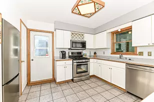 1513 Blakewood Ct, South Milwaukee, WI 53172 - Photo 14
