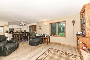 1513 Blakewood Ct, South Milwaukee, WI 53172 - Photo 8