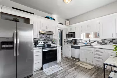 8625 W Lapham St, West Allis, WI 53214 - Photo 6