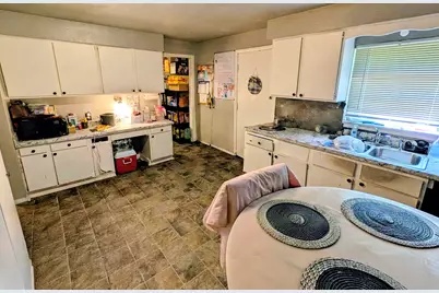 4888 N 22nd St, Milwaukee, WI 53209 - Photo 4