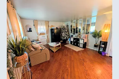 4888 N 22nd St, Milwaukee, WI 53209 - Photo 2