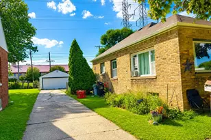 3143 S 99th St, Milwaukee, WI 53227 - Photo 4