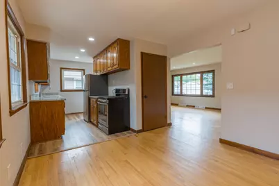 5303 W Wilbur Ave, Greenfield, WI 53220 - Photo 6