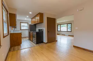 5303 W Wilbur Ave, Greenfield, WI 53220 - Photo 6
