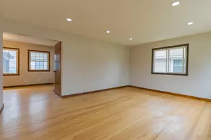 5303 W Wilbur Ave, Greenfield, WI 53220 - Photo 8