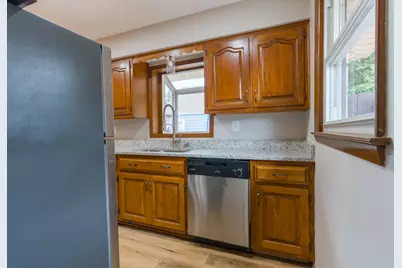 5303 W Wilbur Ave, Greenfield, WI 53220 - Photo 4