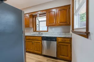 5303 W Wilbur Ave, Greenfield, WI 53220 - Photo 4