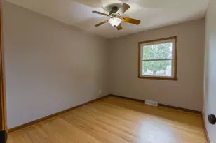 5303 W Wilbur Ave, Greenfield, WI 53220 - Photo 18