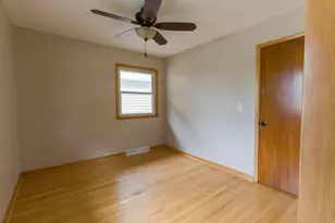 5303 W Wilbur Ave, Greenfield, WI 53220 - Photo 16