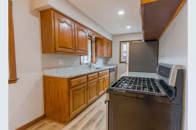 5303 W Wilbur Ave, Greenfield, WI 53220 - Photo 2