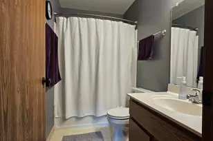 W169N11054 Ashbury Ln, Germantown, WI 53022 - Photo 14