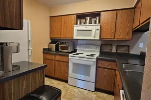 W169N11054 Ashbury Ln, Germantown, WI 53022 - Photo 8