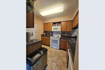 W169N11054  Ashbury Ln #3, Germantown, WI 53022 - Photo 8