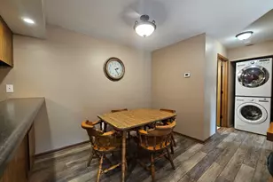 W169N11054 Ashbury Ln, Germantown, WI 53022 - Photo 4
