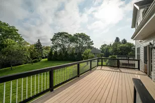 3207 S Ridge Crest Ct, New Berlin, WI 53151 - Photo 8