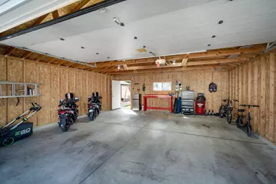 2560 S 71st St, Milwaukee, WI 53219 - Photo 16
