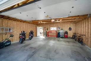 2560 S 71st St, Milwaukee, WI 53219 - Photo 16